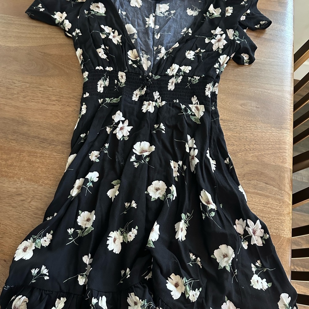 Forever 21 Black and White Flutter Sleeve Mini Sundress